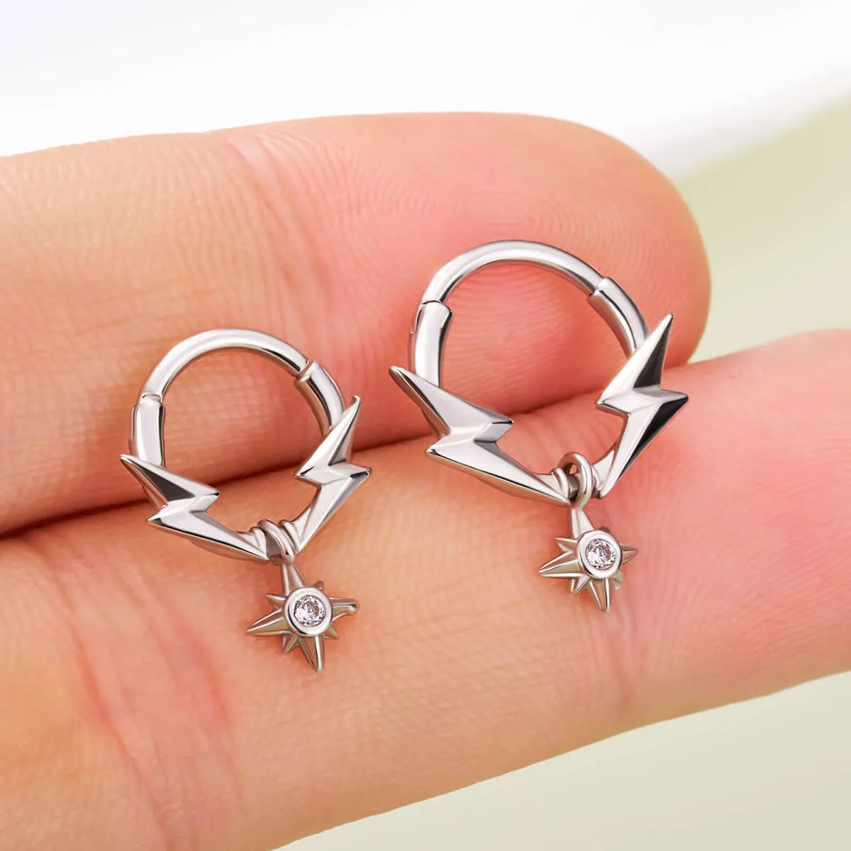 16G Lightning Bolt Star Dangle Clicker Septum Ring