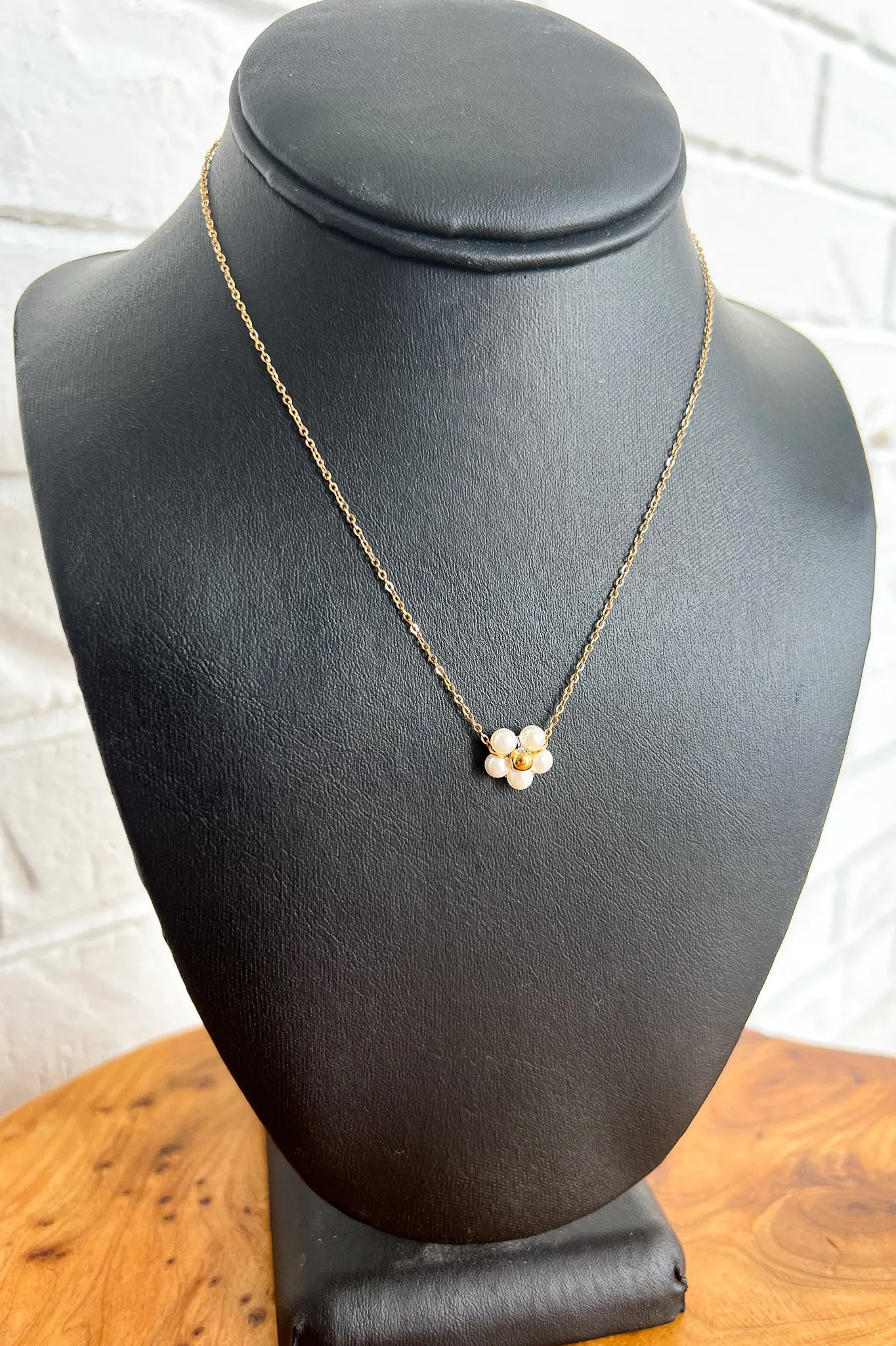 18K Dainty Daisy Necklace