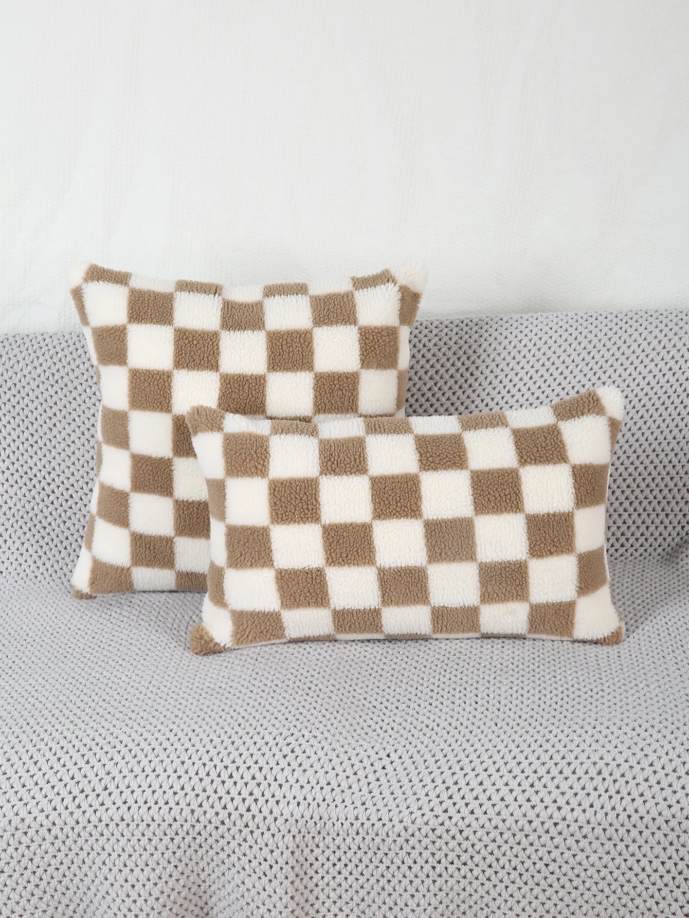 1pc Checkered Pattern Fluffy Cushion Cover Without Filler