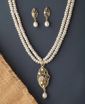 Beautiful Stone Studded Pearl Necklace Set